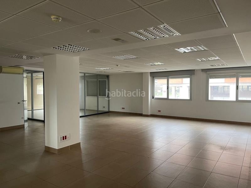 Foto 36af02f5-67ae-45ec-9adf-705090c6da20. Oficina excelente oficinas en Los Lirios en Los Lirios Logroño