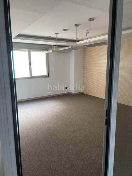 Foto 3ee289d8-c95d-4e1d-9b78-b4f21736d31d. Oficina excelente oficinas en Los Lirios en Los Lirios Logroño