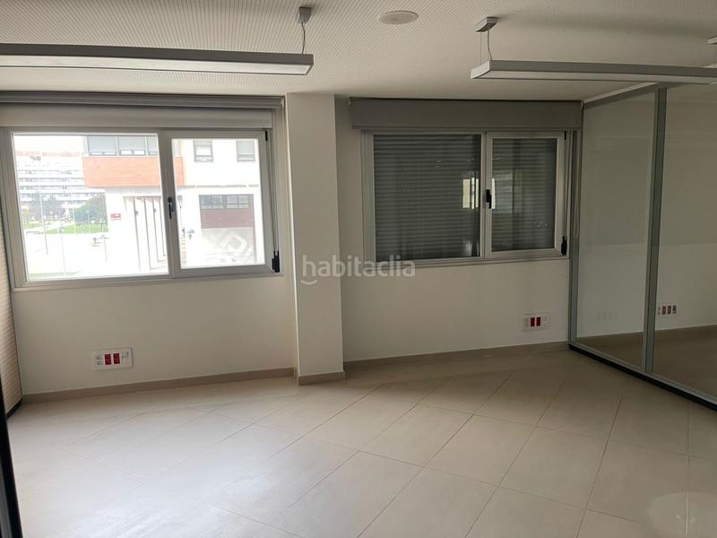 Foto 461b120b-ac85-4180-b795-d7feb680cc8a. Oficina excelente oficinas en Los Lirios en Los Lirios Logroño