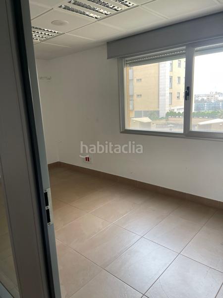 Foto 5b307490-cd9d-4f4c-bfaf-b2a112cd6c93. Oficina excelente oficinas en Los Lirios en Los Lirios Logroño