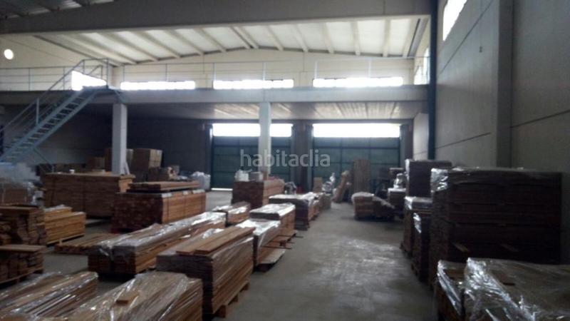 Foto 8d517ccf-ccc2-41a3-9074-6802190c54ff. Nave industrial nave en alquiler de 665 m, con una entreplanta de 130 m. la propiedad incluye un muelle de carga y descarga apto para en Fuenmayor