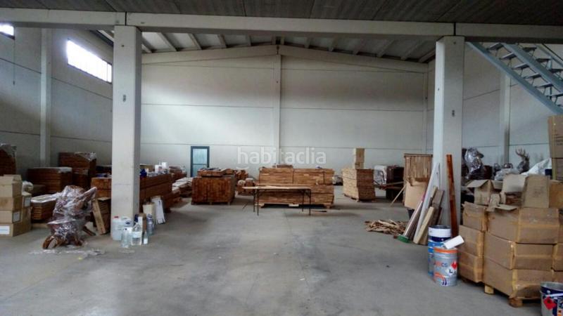 Foto a3b4e5e4-0993-4c6c-867c-5e91c083fcd7. Nave industrial nave en alquiler de 665 m, con una entreplanta de 130 m. la propiedad incluye un muelle de carga y descarga apto para en Fuenmayor