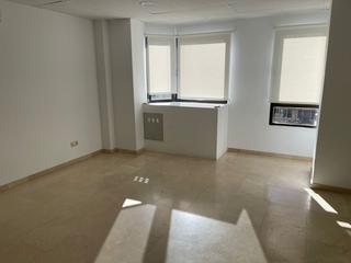 Rent Office space in Gran Via. Presentamos una excelente oportunidad de alquiler en el centro d