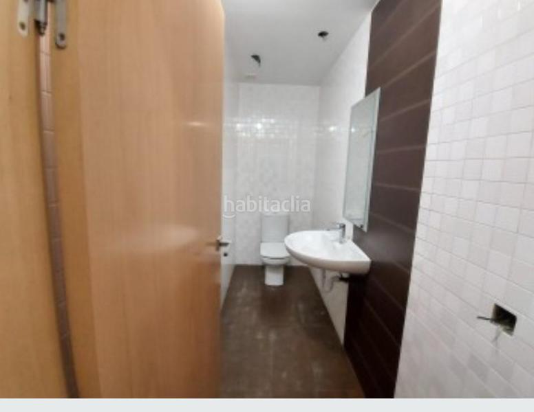 Foto 0757c796-cf7b-4516-bb94-15b34e9165c1. Alquiler local comercial comercio en m teresa gil de garate en Logroño