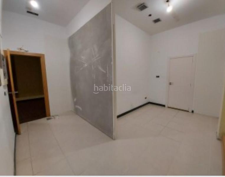 Foto cc8d5663-8dc5-4eab-8ac8-c1a08616b1c1. Alquiler local comercial comercio en m teresa gil de garate en Logroño