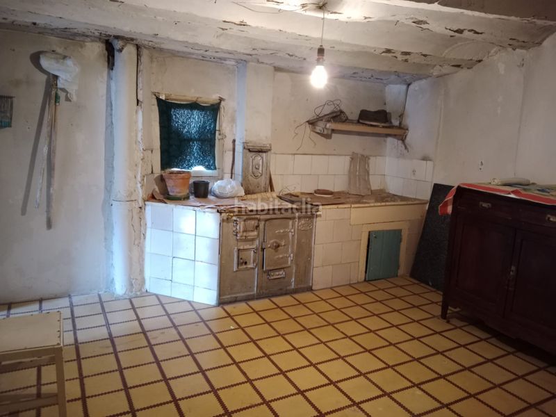Foto dcad2cf8-fff2-40e0-8f10-5e603489b002. Casa amb calefacció a Nalda