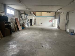 Nau industrial  Logroño - la cadena. Polígono industrial la portalada,nave de 180m2. más 100m2. de en