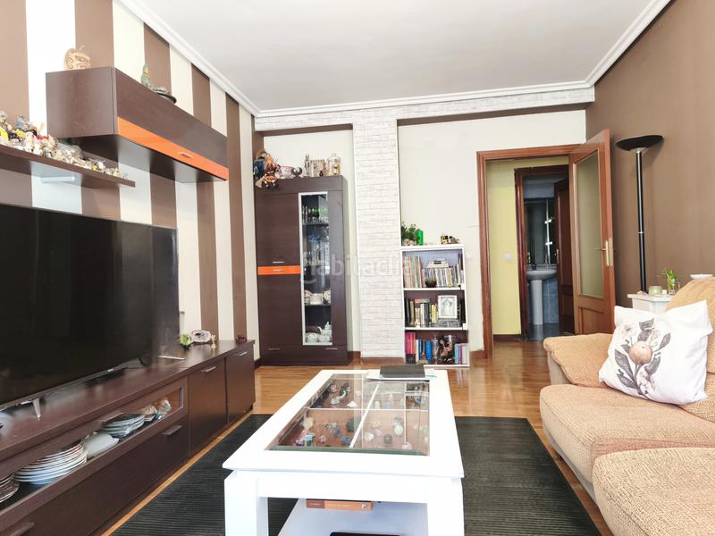 Foto d1332f91-f51c-4d91-b782-ab98cb4a8bd8. Piso  en venta con terraza en club deportivo, en Logroño