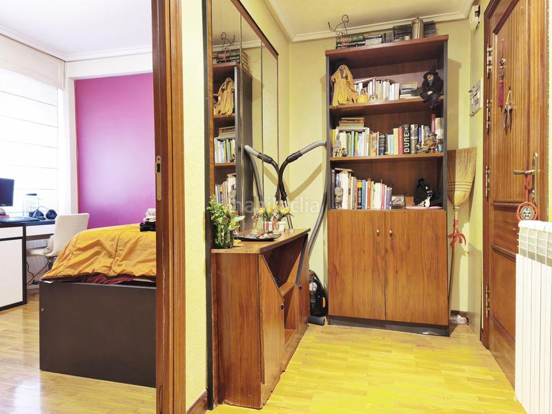 Foto d8aee1a4-4272-481c-a25e-b47a8b0caa2a. Piso  en venta con terraza en club deportivo, en Logroño