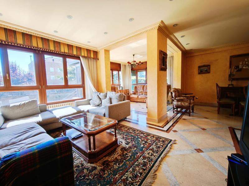 Foto 2f019d6e-5d16-482d-bb8d-587dc1a157ab. Casa con riscaldamento parcheggio piscina in Avenida Madrid Logroño