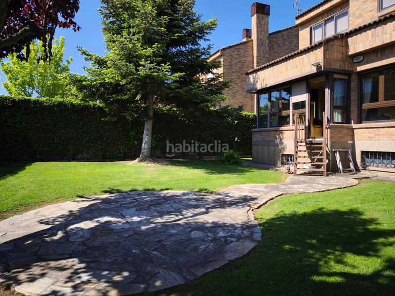 Foto 7be41ca8-0fd2-493e-9c5b-0b1cf175ec74. Casa con riscaldamento parcheggio piscina in Avenida Madrid Logroño