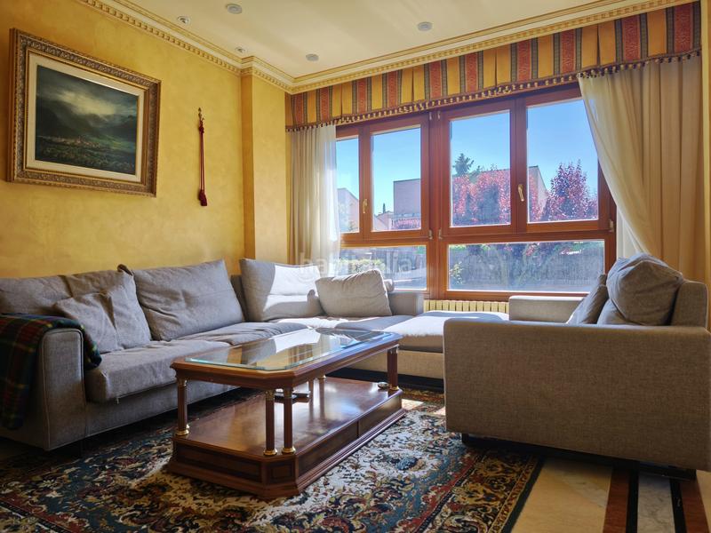 Foto b183187b-bb30-4c25-be1a-f36dcbc60d2d. Casa con riscaldamento parcheggio piscina in Avenida Madrid Logroño