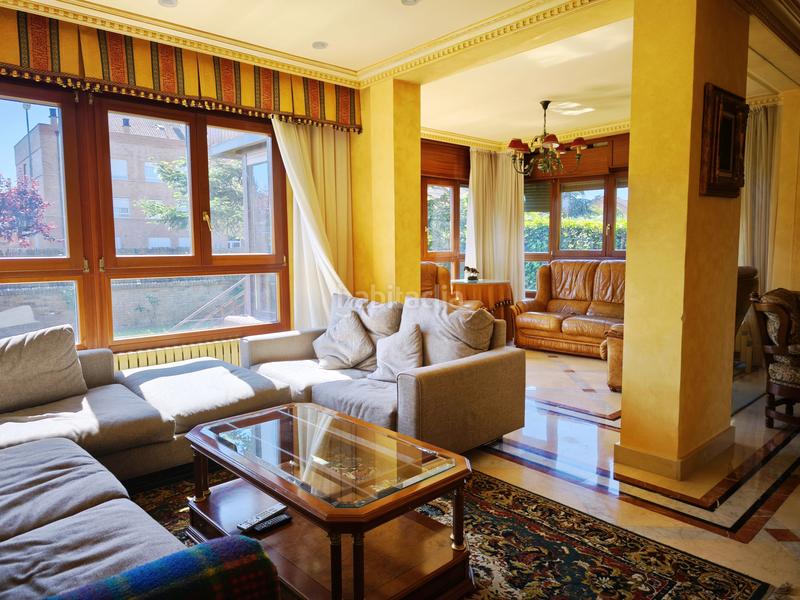 Foto ce88745d-292d-440b-9787-99aaf3324053. Casa con riscaldamento parcheggio piscina in Avenida Madrid Logroño