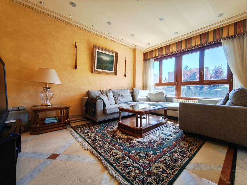 Foto f86400b1-f8bc-4531-bebc-54ccd4f776d5. Casa con riscaldamento parcheggio piscina in Avenida Madrid Logroño