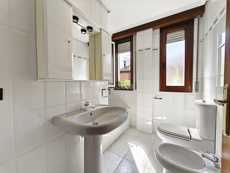 Foto 1621bd9f-1574-4ce0-b2a6-1e9235af59e0. Casa chalet en avenida de madrid, en Avenida Madrid Logroño