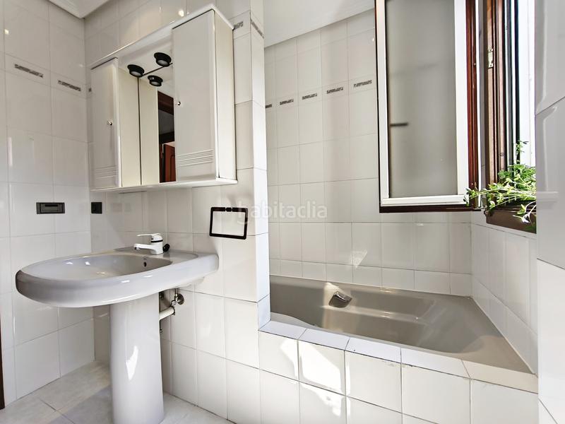Foto a86713b7-bc71-4a97-b3ac-d7bedafe441b. Casa chalet en avenida de madrid, en Avenida Madrid Logroño