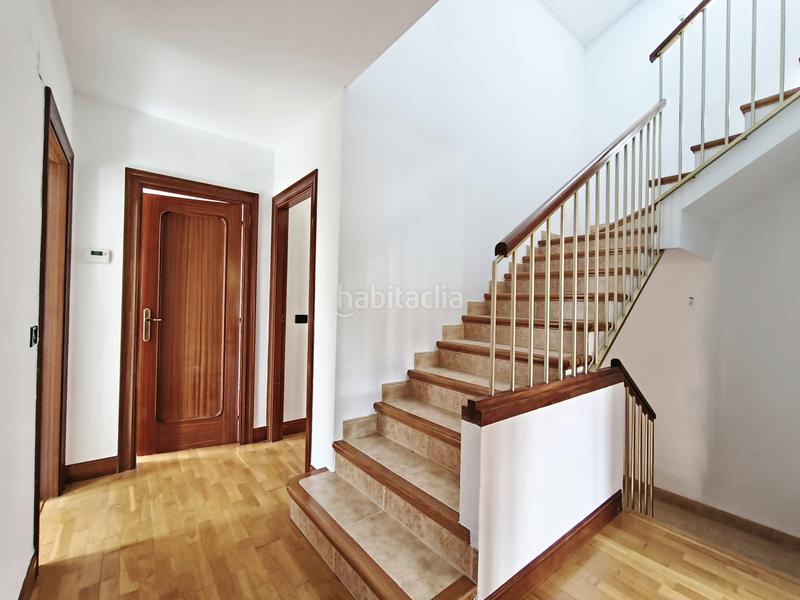 Foto c7cba8ad-f938-497b-9d88-3d10bb7ae8f8. Casa chalet en avenida de madrid, en Avenida Madrid Logroño