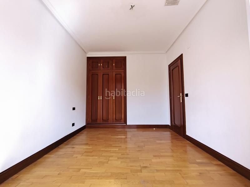 Foto dd4e41a8-99d4-4844-9e4e-0b5ae8970b8e. Casa chalet en avenida de madrid, en Avenida Madrid Logroño