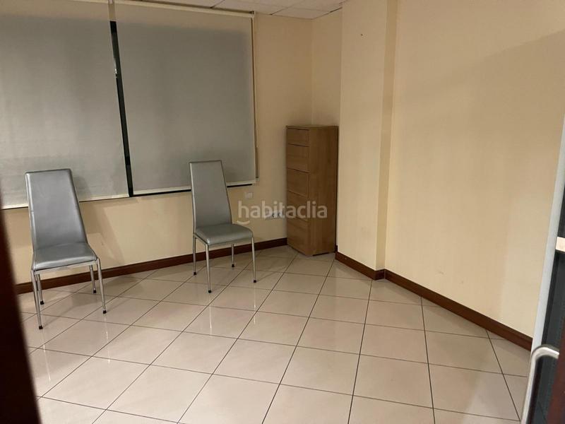 Foto 8e45d0ac-8b75-4171-9fec-841593d3e293. Alquiler oficina se ofrece en alquiler una excepcional y moderna oficina ubicada en la reconocida zona de cascajos, en el corazón . esta en Logroño