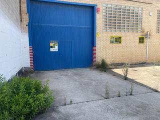 Nau industrial a Viana. Se presenta una oportunidad única para adquirir una nave industr