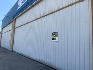 Lloguer Nau industrial a Polígono Cantabria. Se ofrece en alquiler una magnífica nave industrial situada en l