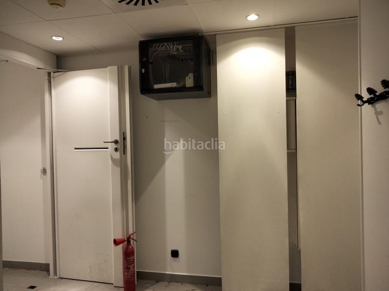 Foto 22a2b173-698b-4f35-9176-cd15ced5146f. Lloguer local comercial a Gran Via Logroño