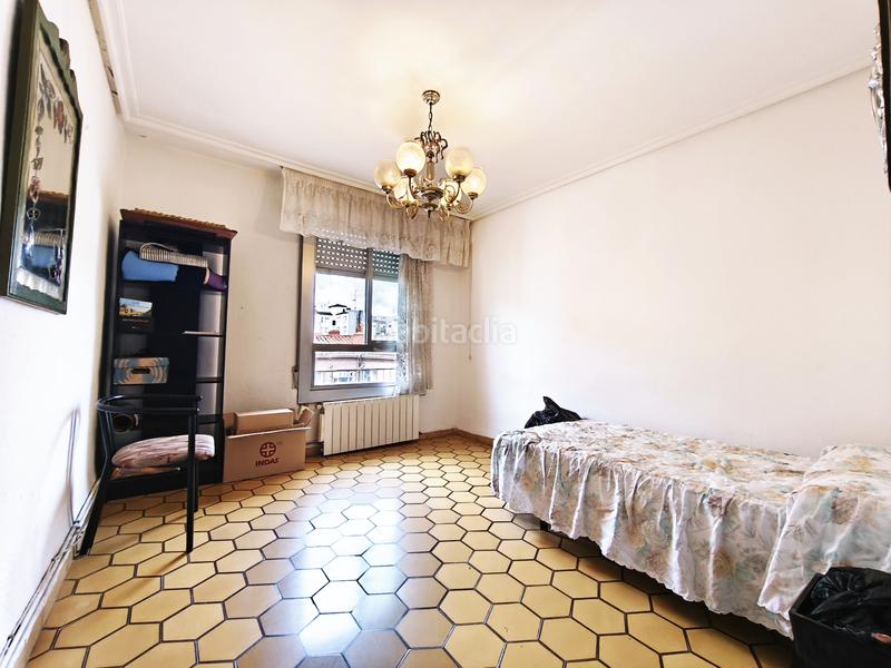 Foto f8be8d3a-b209-42cc-8f4c-f96a6d90925c. Piso  de 3 habitaciones centro en Gran Via Logroño