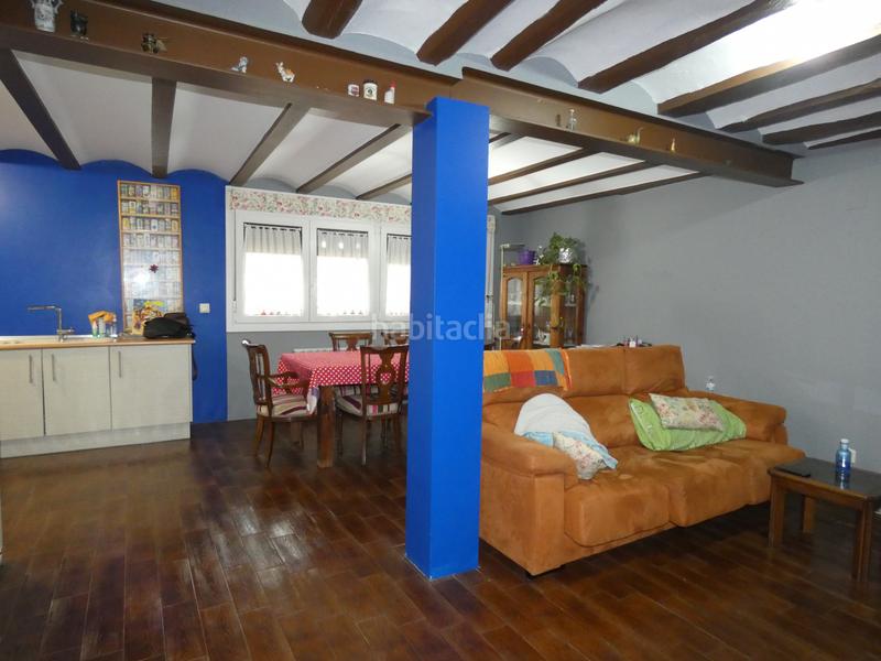 Foto cd29b384-2f8c-498e-b3df-fd354a6fe8db. Casa  en venta en Fuenmayor