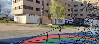 Lloguer Local Comercial a Lardero. Local disponible para montar tu centro de juegos, reuniones, cum
