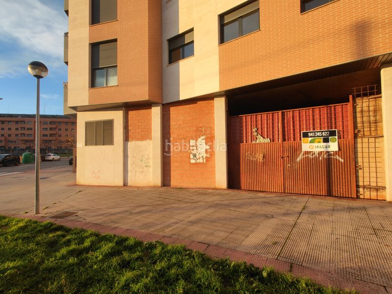 Foto c231ff5e-e6a3-4e05-9286-eb178cb81492. Local comercial a Lardero