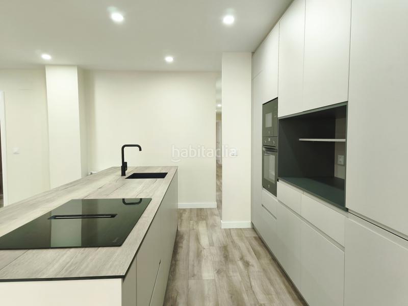 Foto 5a2bd293-1413-45f3-8aa6-ca7afbc6355e. Piso  reformado de 3 habitaciones centro en Gran Via Logroño