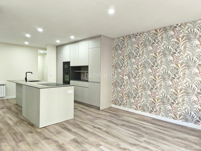 Foto de2e4b2c-eda8-4708-b2e8-1b8183e80369. Piso  reformado de 3 habitaciones centro en Gran Via Logroño