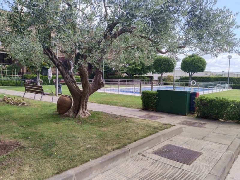 Foto 3f32dedb-4149-49d6-aa14-794a53db09ce. Casa amb calefacció aparcament piscina a Avenida Madrid Logroño