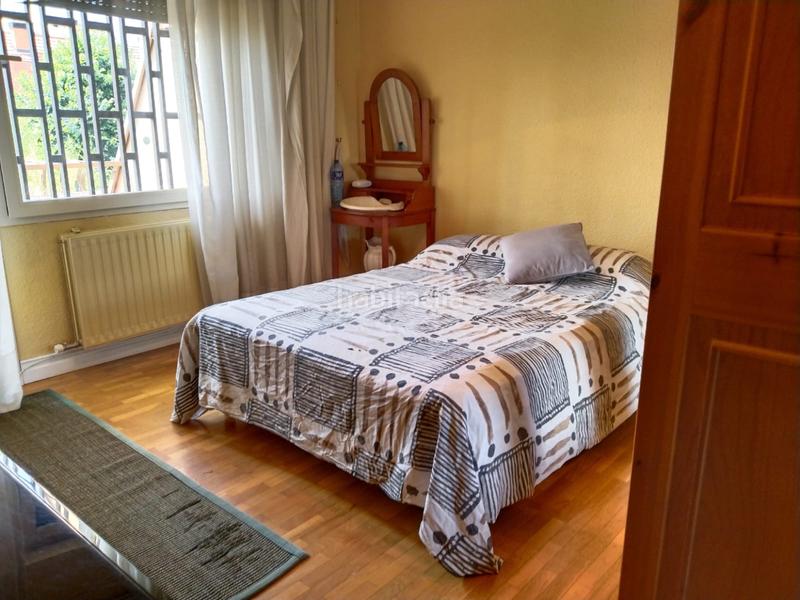 Foto 5b2124af-6b97-459d-b7e7-f119f5574f4e. Casa amb calefacció aparcament piscina a Avenida Madrid Logroño