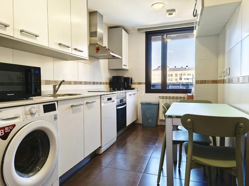 Foto c7689884-9d8c-4c1d-b7c2-a3b31260e632. Piso  de 3 habitaciones con terraza en la guindalera en Logroño