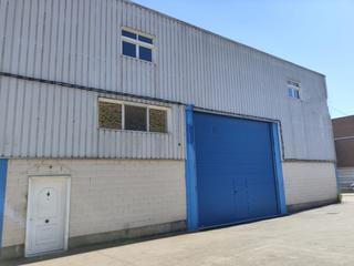 Nau industrial a Polígono Cantabria. Ofrecemos en exclusiva  en el prestigioso entorno de la zona ind
