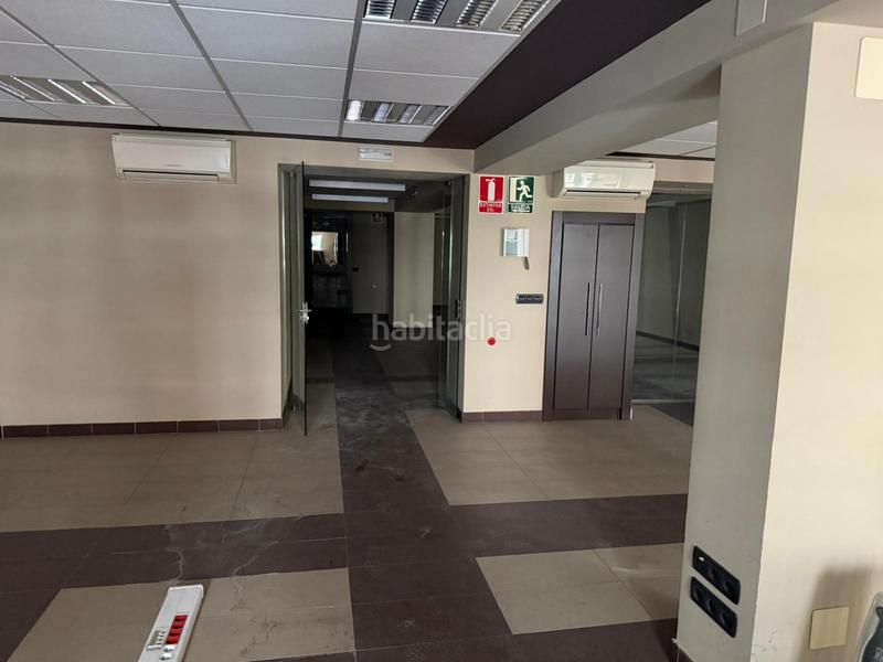 Foto f6ae3bfa-c826-4f1d-bdad-48ef62f9df8d. Affitto ufficio in Gran Via Logroño