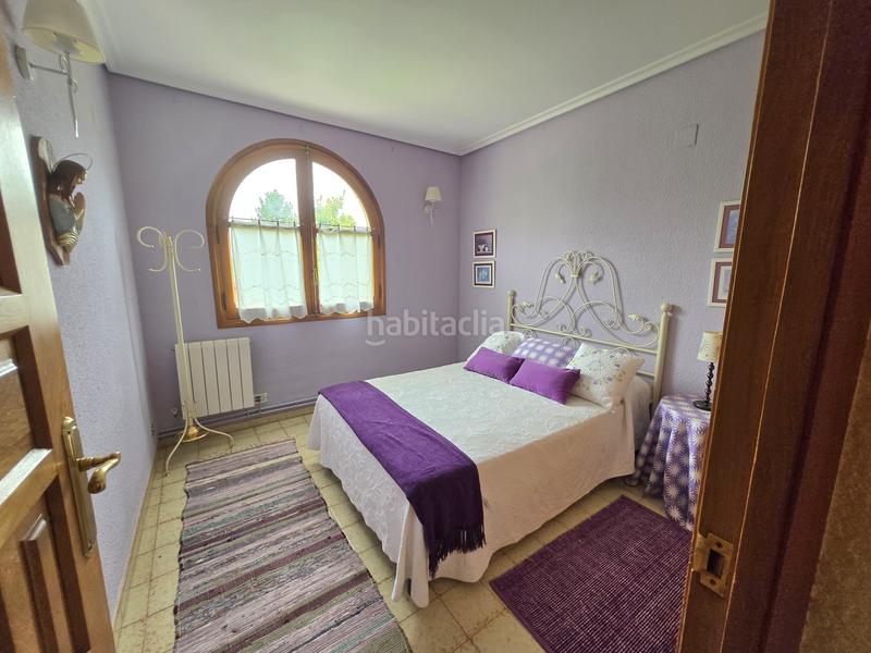 Foto 089d599c-dd5e-47b7-aa4a-bf984bbe3a9a. Casa se presenta una magnífica oportunidad para aquellos que buscan una vivienda espectacular en un entorno idílico. esta impresionante en Nalda