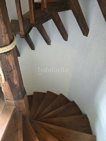 Foto 08c0b375-1a7d-4cf3-b2c9-f19361e1384d. Casa se presenta una magnífica oportunidad para aquellos que buscan una vivienda espectacular en un entorno idílico. esta impresionante en Nalda
