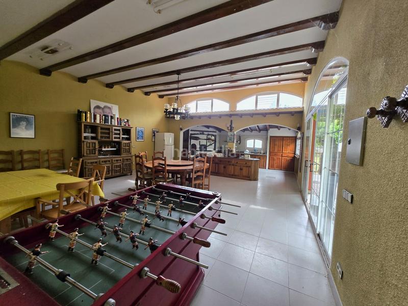 Foto 474b1a50-4d2b-4268-a34d-8c0314c052d9. Casa se presenta una magnífica oportunidad para aquellos que buscan una vivienda espectacular en un entorno idílico. esta impresionante en Nalda
