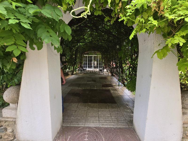 Foto 5932b35f-b216-472b-8aa2-942e730bc45a. Casa se presenta una magnífica oportunidad para aquellos que buscan una vivienda espectacular en un entorno idílico. esta impresionante en Nalda