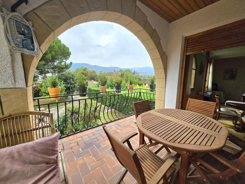 Foto 880cee5c-63ce-4f68-a8f5-1f80b05ca3d0. Casa se presenta una magnífica oportunidad para aquellos que buscan una vivienda espectacular en un entorno idílico. esta impresionante en Nalda