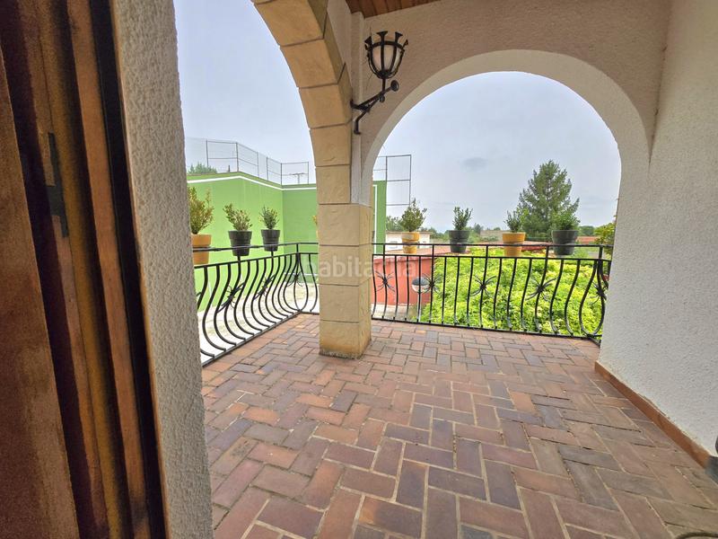 Foto a343b08a-2b1d-45da-bde0-1e3df4e04fd6. Casa se presenta una magnífica oportunidad para aquellos que buscan una vivienda espectacular en un entorno idílico. esta impresionante en Nalda