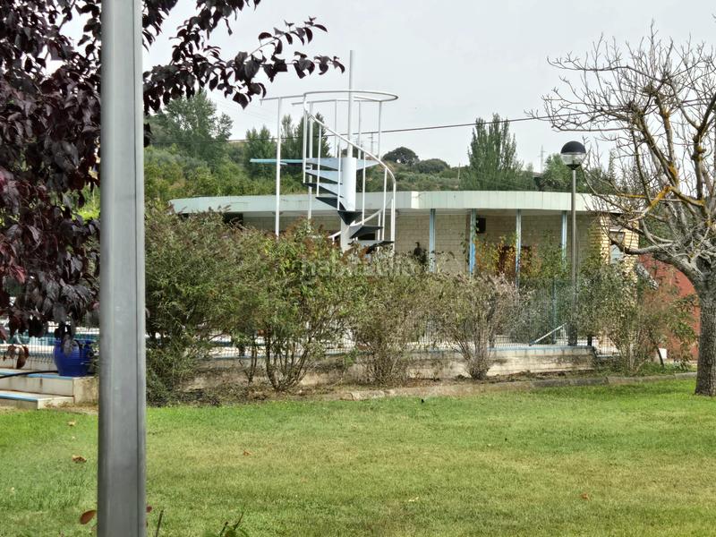 Foto a9676d70-9b41-4d71-b6df-fcc77cf29f4e. Casa se presenta una magnífica oportunidad para aquellos que buscan una vivienda espectacular en un entorno idílico. esta impresionante en Nalda