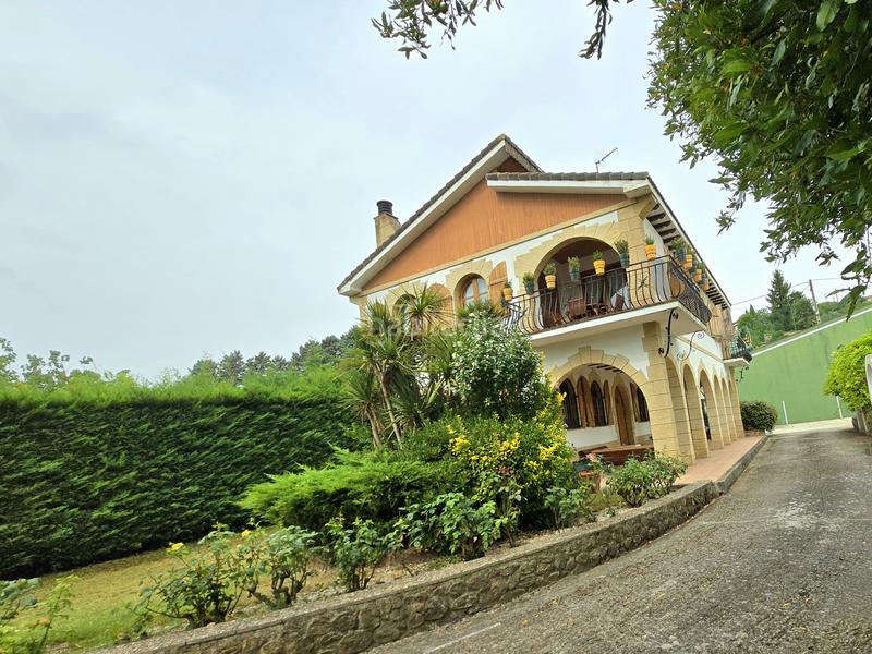 Foto b2e27251-e815-4728-aafc-def0b456c55d. Casa se presenta una magnífica oportunidad para aquellos que buscan una vivienda espectacular en un entorno idílico. esta impresionante en Nalda