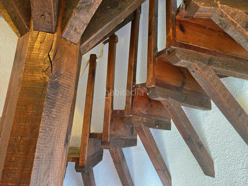 Foto bc649f9f-6f5c-46ae-9510-9f5c9cdb0541. Casa se presenta una magnífica oportunidad para aquellos que buscan una vivienda espectacular en un entorno idílico. esta impresionante en Nalda
