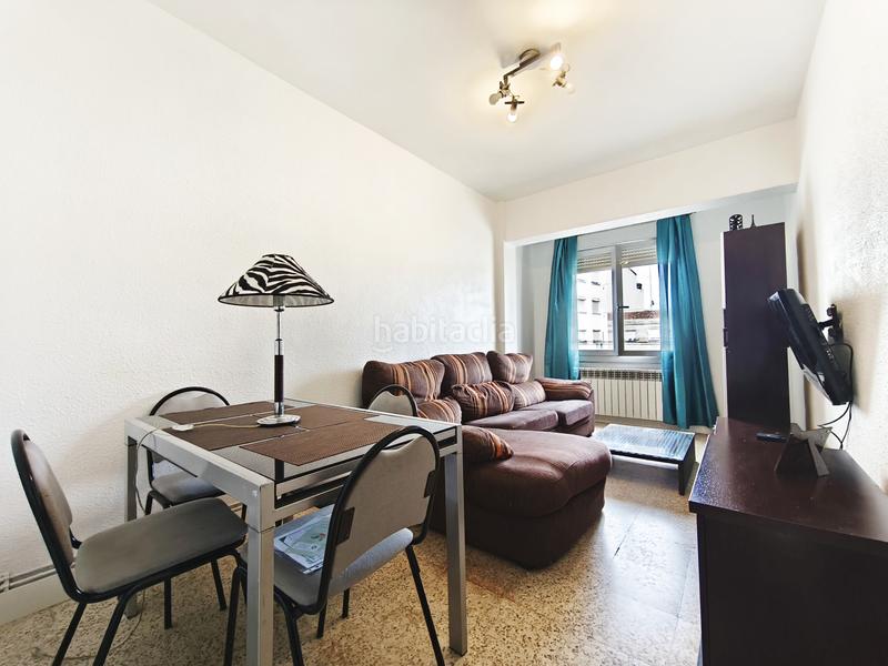 Foto 4240cf95-0a80-4b2e-a070-89a22af5f137. Piso  en venta de 3 habitaciones centro en Jesuitas Logroño