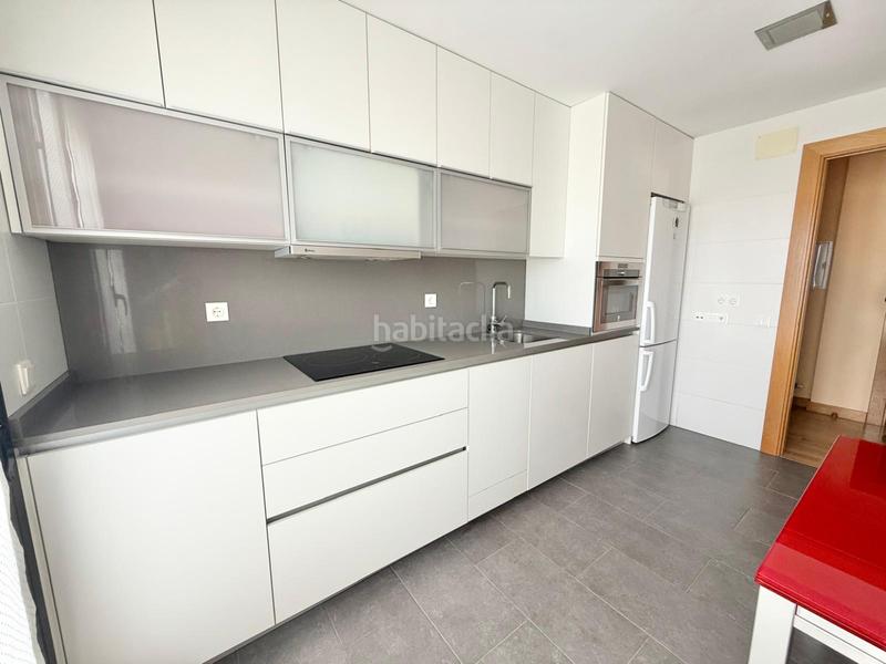 Foto d9d6bfe3-8fe3-45cb-a452-7c6b417c6eac. Miete etagenwohnung mit heizung parking pool in Portillejo - Valdegastea Logroño