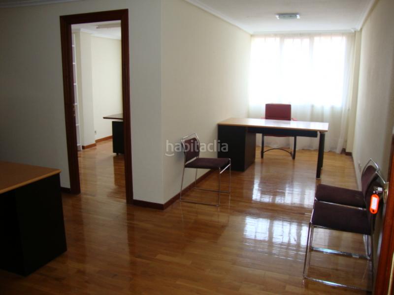 Foto a6b6d45f-c34c-437f-b340-71d4cb99c1cc. Büro in Gran Via Logroño