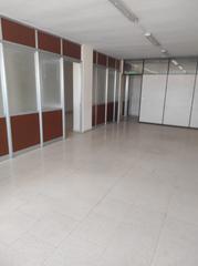 Rent Office space in Gran Via. Bonita y amplia oficina en centro de logroño, distribuida en dos
